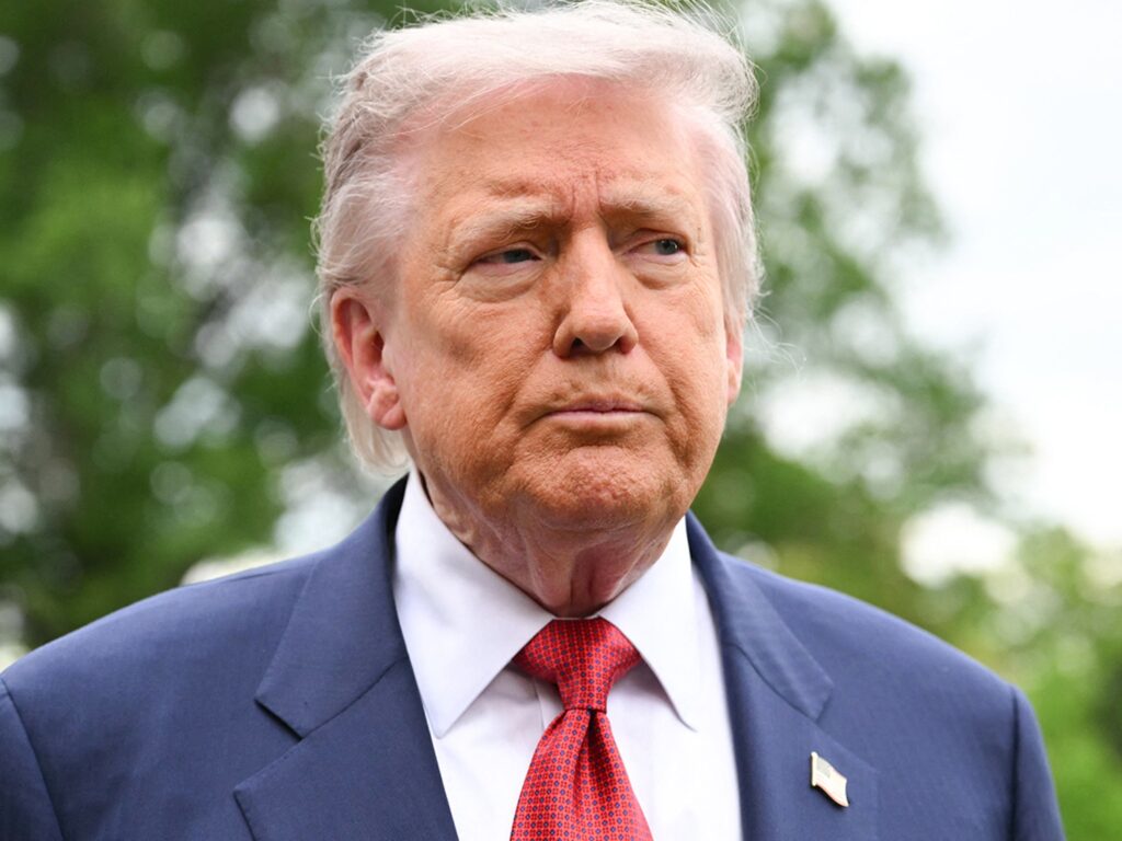 Trump Claims Iran Shot Down U.S. Apache Helicopter Near Strait of Hormuz, Threatens Retaliation
